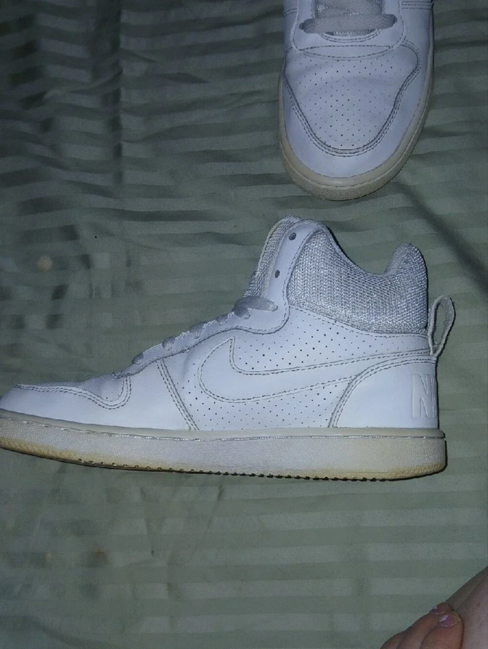 Womens Nike Court Burrough Mid Triple White Hi Top Sneakers Sz: 6.5